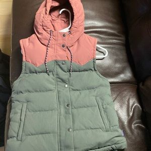 Patagonia Women’s down hooded puffer vest